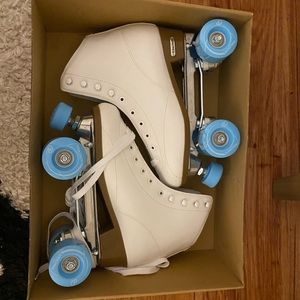 Roller Derby Skates- never been used, still in box